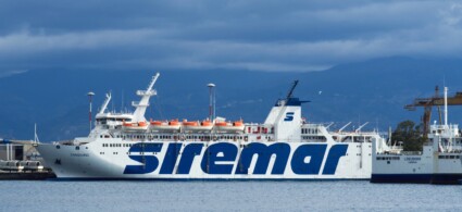 Comment se déplacer entre les îles Éoliennes en ferry